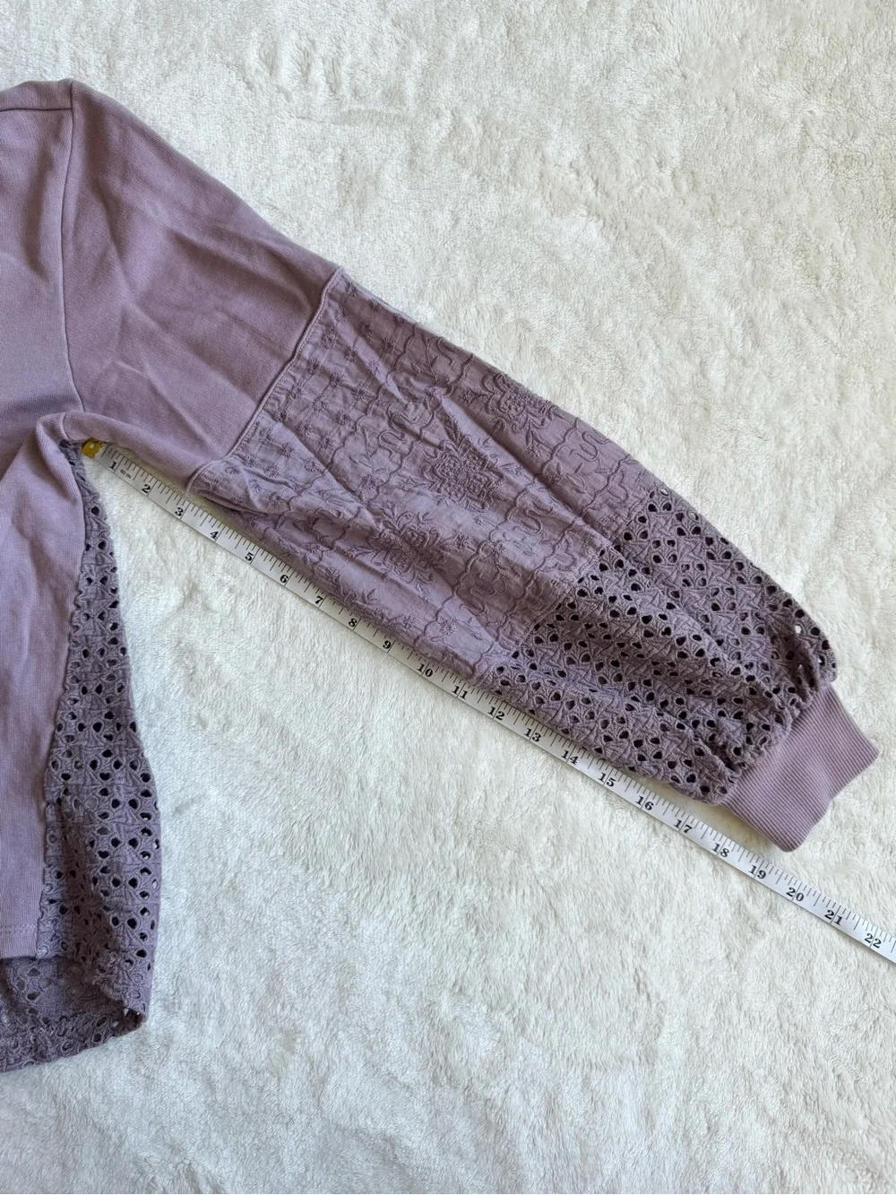 Anthropologie Cotton Lavender Lace Eyelet Balloon Sleeve V-Neck Top Size Small